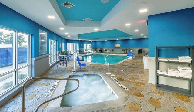 Hampton Inn & Suites Cleburne