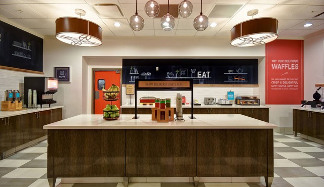 Hampton Inn & Suites Columbus