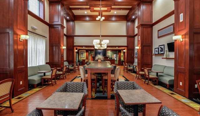 Hampton Inn & Suites Detroit/Chesterfield Township