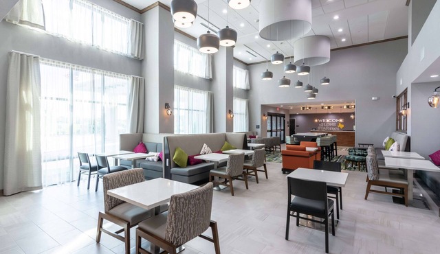Hampton Inn & Suites Dallas East