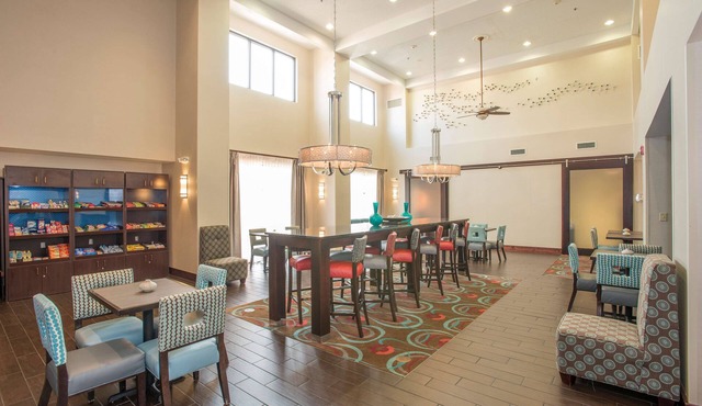 Hampton Inn & Suites Dayton-Airport