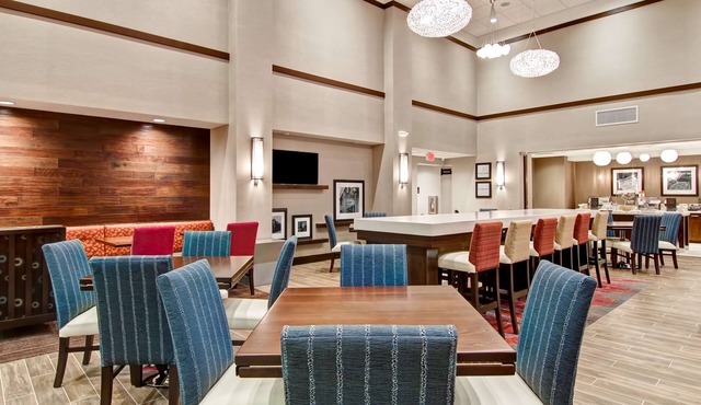 Hampton Inn & Suites Detroit/Troy