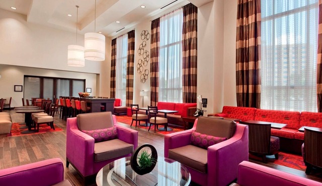 Hampton Inn & Suites Detroit/Airport - Romulus