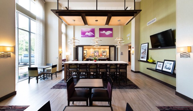 Hampton Inn & Suites Fayetteville