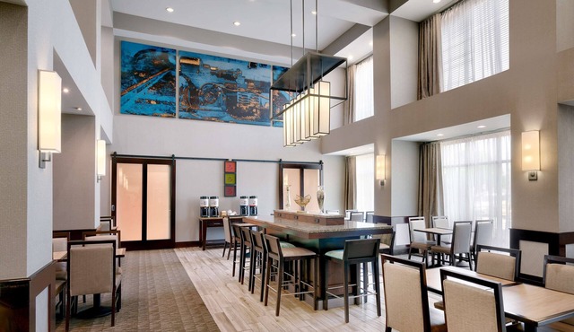 Hampton Inn & Suites Ft. Worth-Burleson