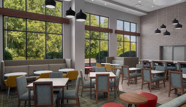 Hampton Inn & Suites Grand Rapids-Airport 28th St