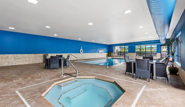Hampton Inn & Suites Grove City