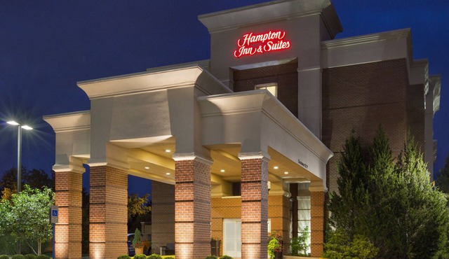 Hampton Inn & Suites Herndon-Reston