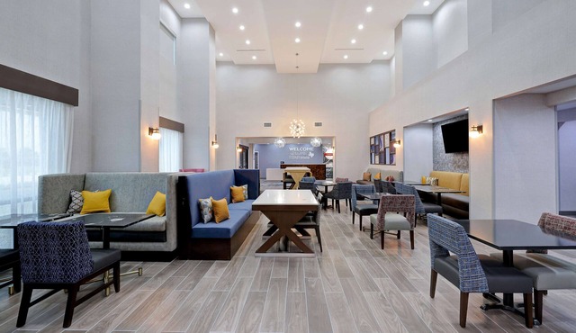 Hampton Inn & Suites Houston East Beltway 8