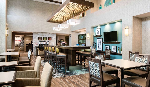 Hampton Inn & Suites Hudson