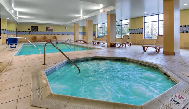 Hampton Inn & Suites Indianapolis-Airport