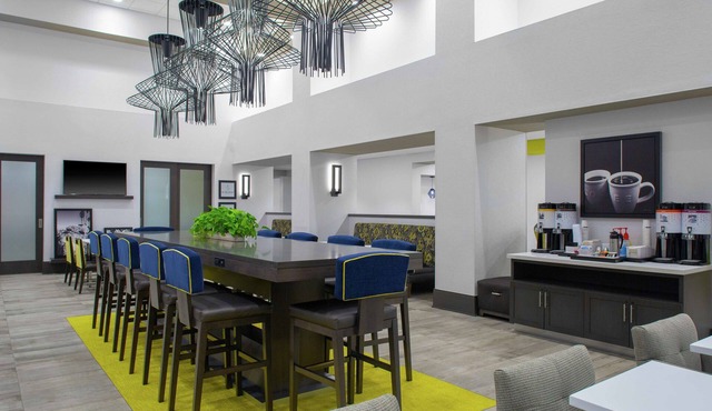 Hampton Inn & Suites Irvine-Orange County Airport