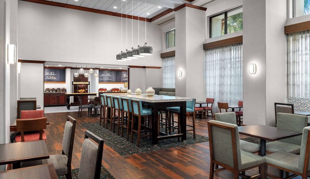 Hampton Inn & Suites Lake Mary At Colonial Townpark