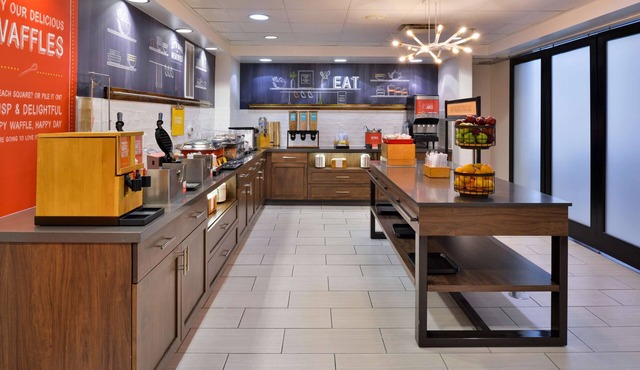 Hampton Inn & Suites Las Vegas Airport