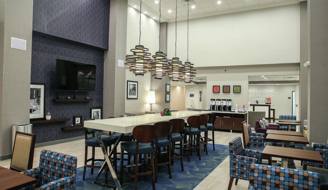 Hampton Inn & Suites Mount Laurel/Moorestown