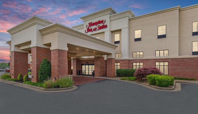 Hampton Inn & Suites Madisonville