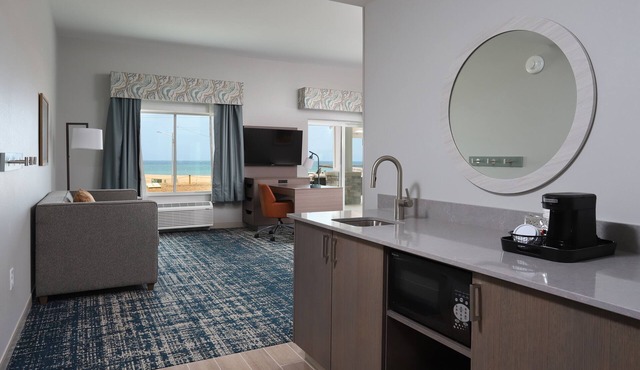 Hampton Inn & Suites Manistee Waterfront