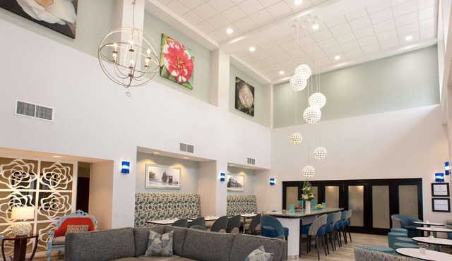 Hampton Inn & Suites McComb