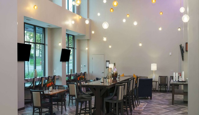 Hampton Inn & Suites Minneapolis University Area