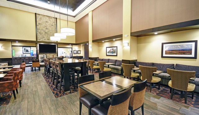 Hampton Inn & Suites Milwaukee/Franklin