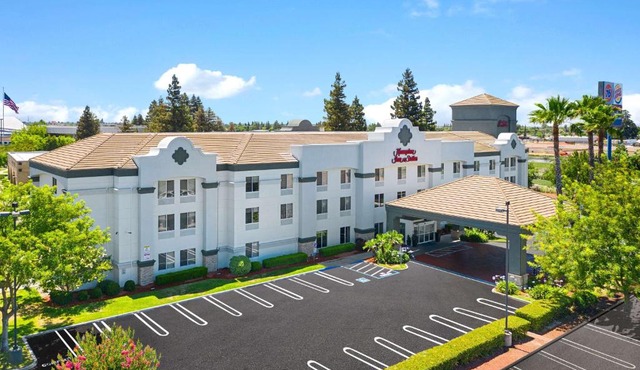 Hampton Inn & Suites Modesto - Salida