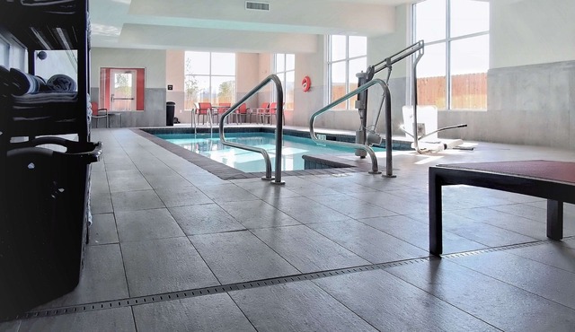 Hampton Inn & Suites Moore