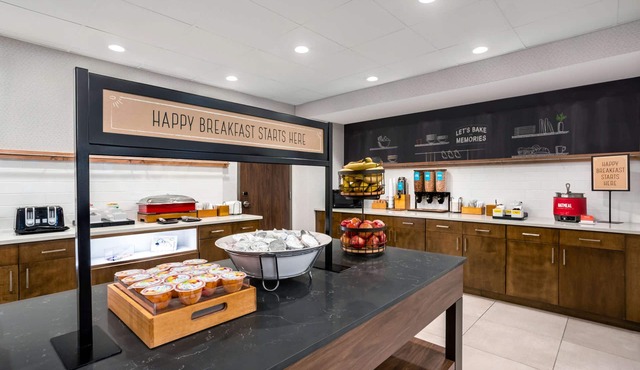 Hampton Inn & Suites Muncie