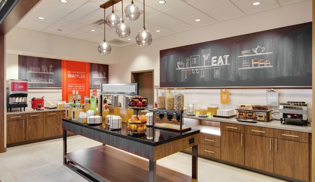 Hampton Inn & Suites Nashville North Skyline