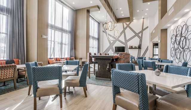Hampton Inn & Suites North Dallas Central Expy