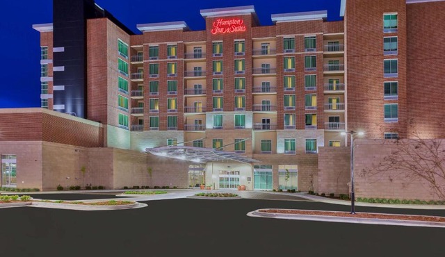 Hampton Inn & Suites Owensboro Downtown Waterfront