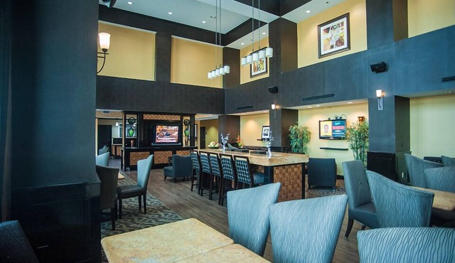 Hampton Inn & Suites Palestine