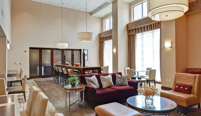 Hampton Inn & Suites Peoria at Grand Prairie, IL
