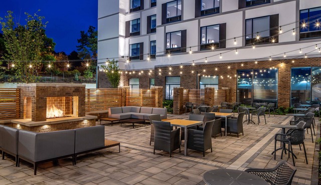Hampton Inn & Suites Raleigh Midtown