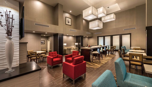 Hampton Inn & Suites Reno West
