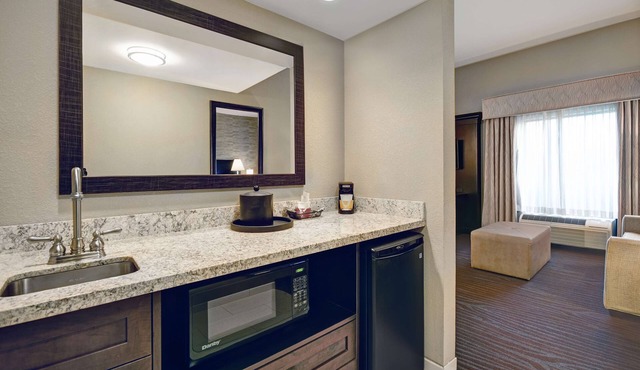 Hampton Inn & Suites Robbinsville