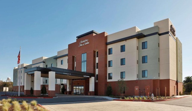 Hampton Inn & Suites Sacramento at CSUS