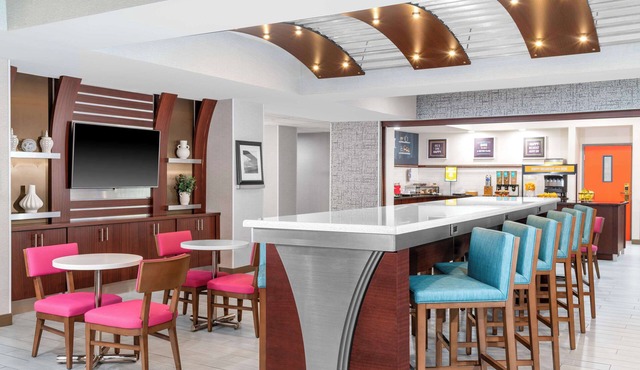 Hampton Inn & Suites Sacramento-Cal Expo