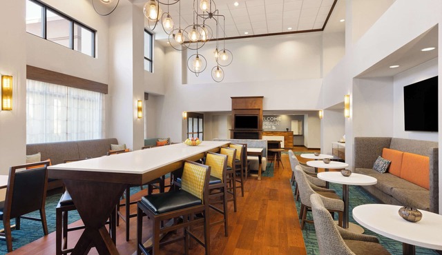 Hampton Inn & Suites Savannah-Airport