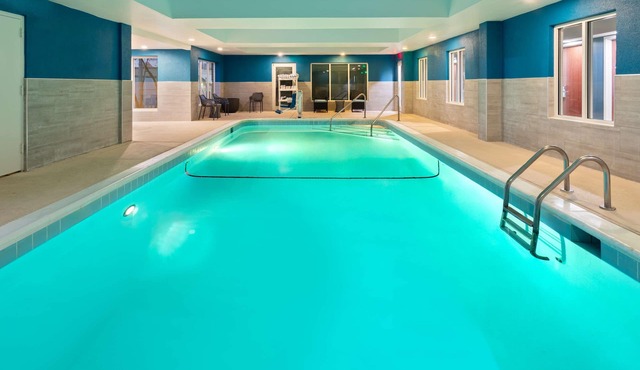 Hampton Inn & Suites Scottsburg