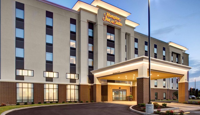 Hampton Inn & Suites Syracuse North Airport Area