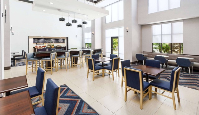 Hampton Inn & Suites Thousand Oaks, CA