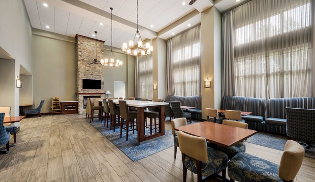 Hampton Inn & Suites Fredericksburg-at Celebrate Virginia