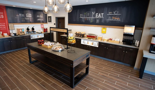 Hampton Inn & Suites St. Clairsville