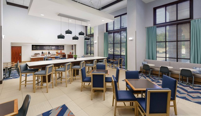 Hampton Inn & Suites West Sacramento