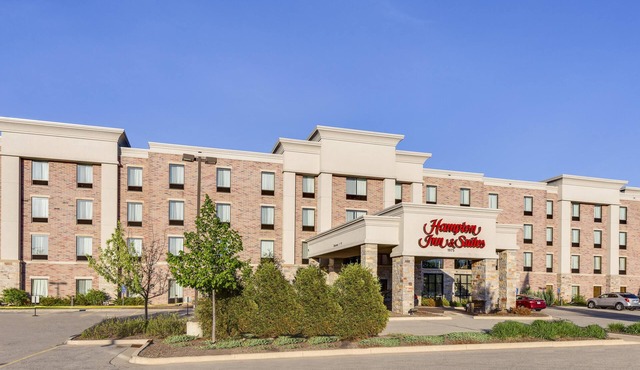 Hampton Inn & Suites West Bend