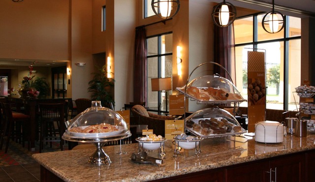 Hampton Inn & Suites West Point