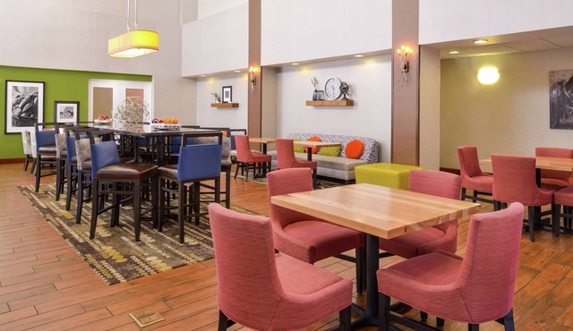 Hampton Inn & Suites Wilmington