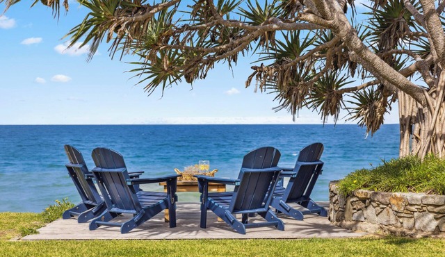 Hampton on the Beach - Absolute Beachfront, Pet-friendly, family beach house