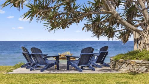 Hampton on the Beach - Stunning Beach Front, Sleeps 8