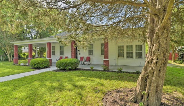 Hampton Sanctuary w/Fire Pit & Fenced Yard!